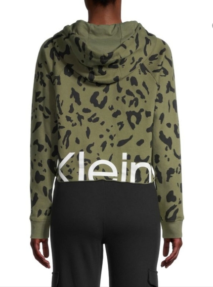 Calvin Klein Performance Cropped Animal Print Top - Picture 2 of 8